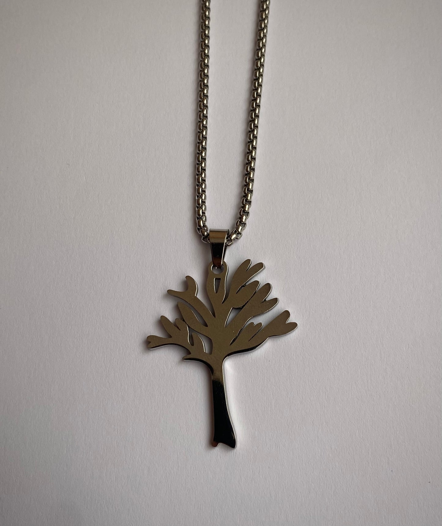 poison tree necklace