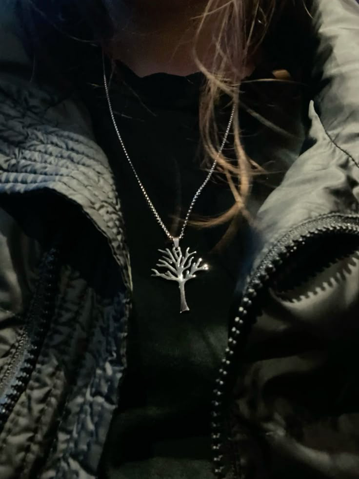 poison tree necklace