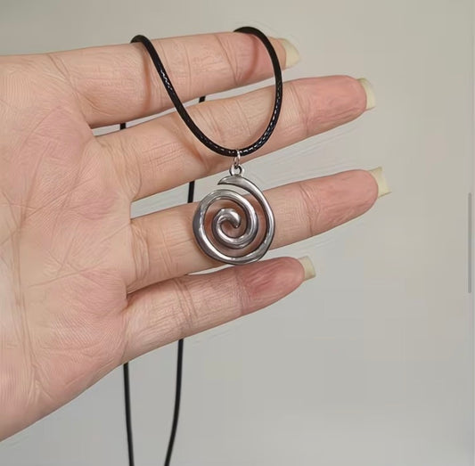 Spiral circle simple necklace
