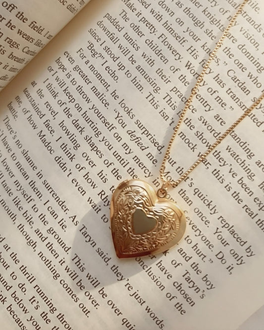 Golden locket (openable heart) necklace stainless steel