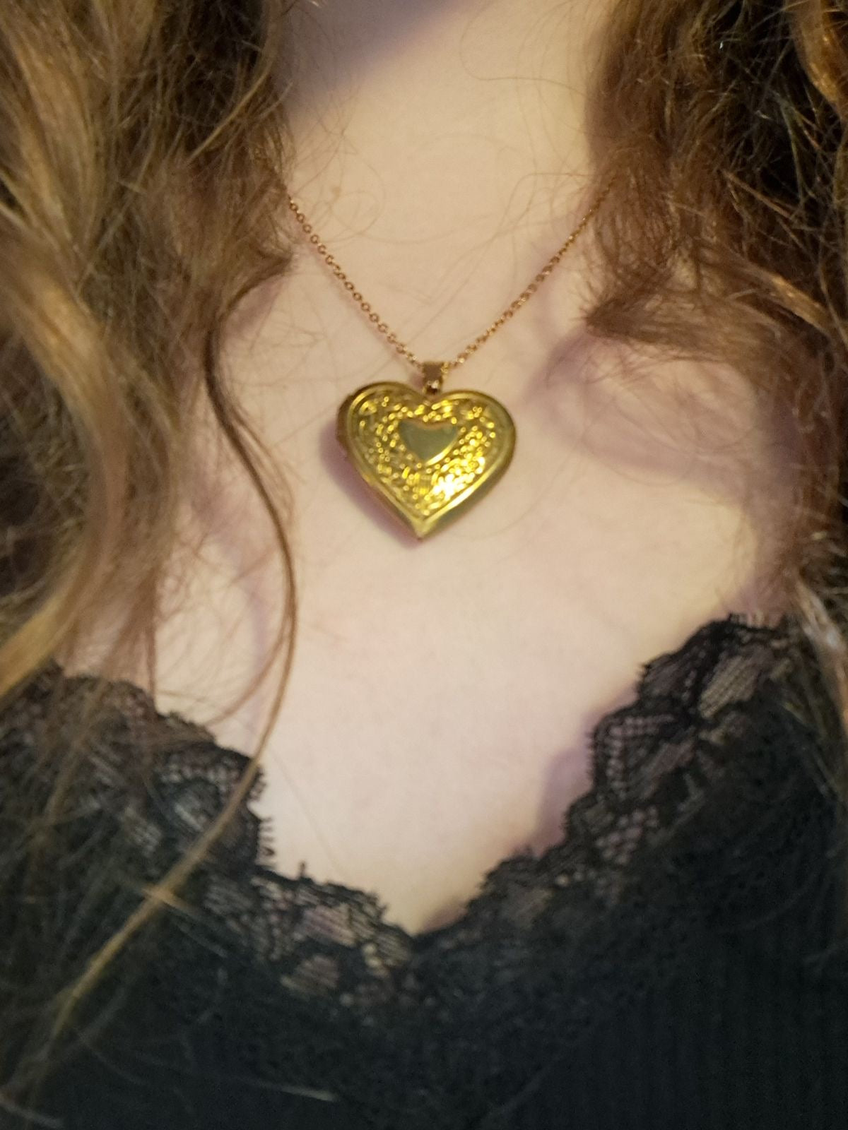 Golden locket (openable heart) necklace stainless steel