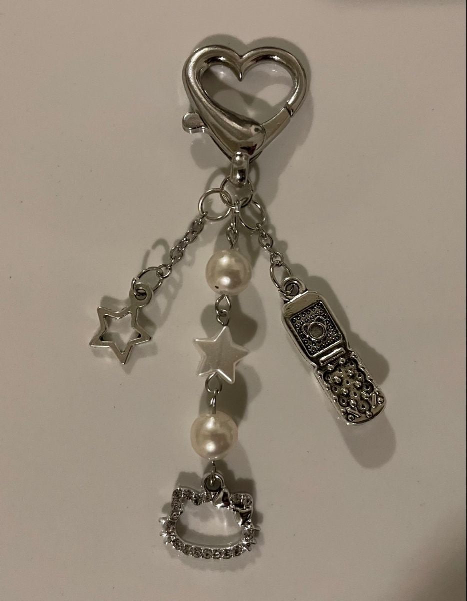 Simple hello kitty keychain