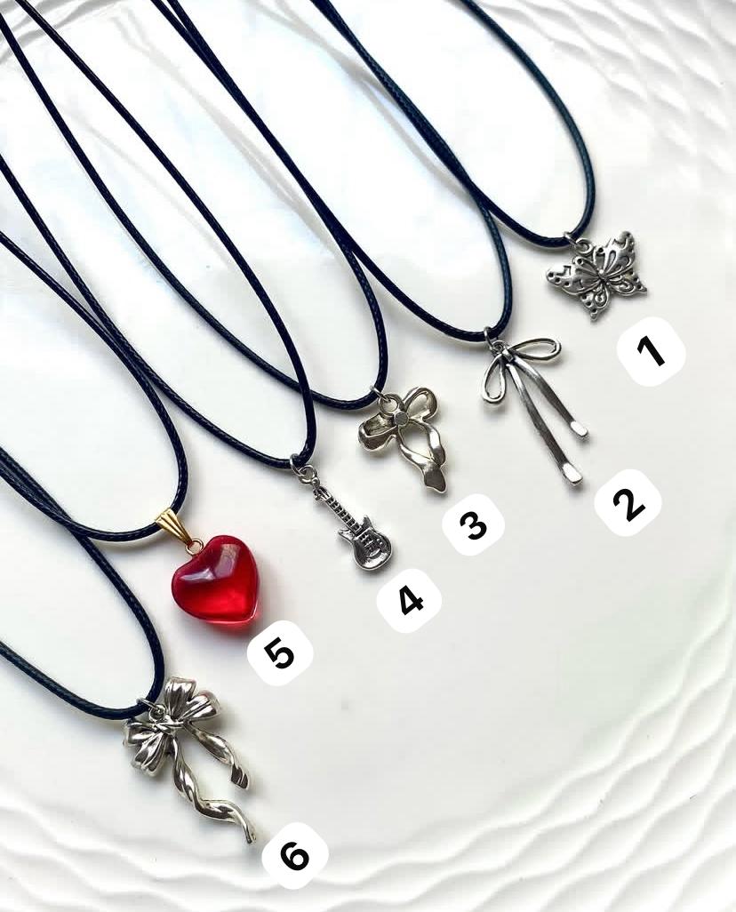 Aesthetic cool necklaces