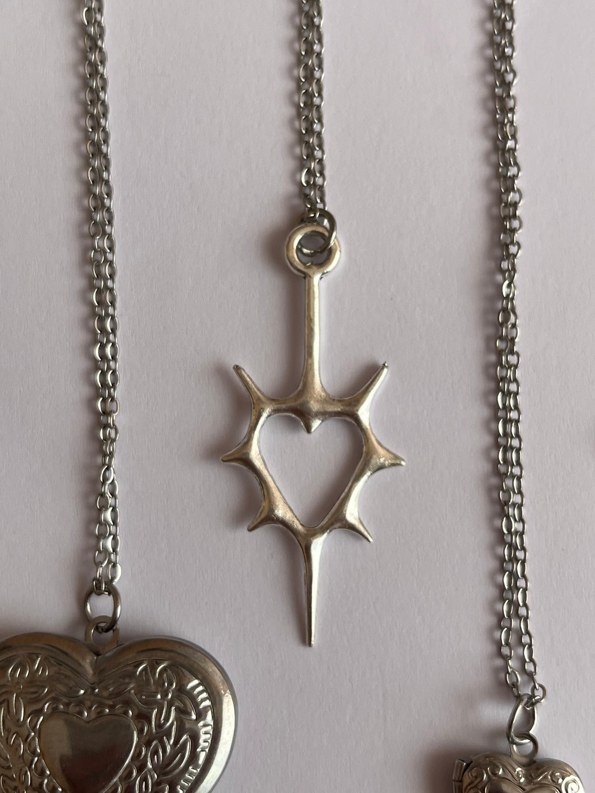Aesthetic necklaces heart shaped (open heart) & note