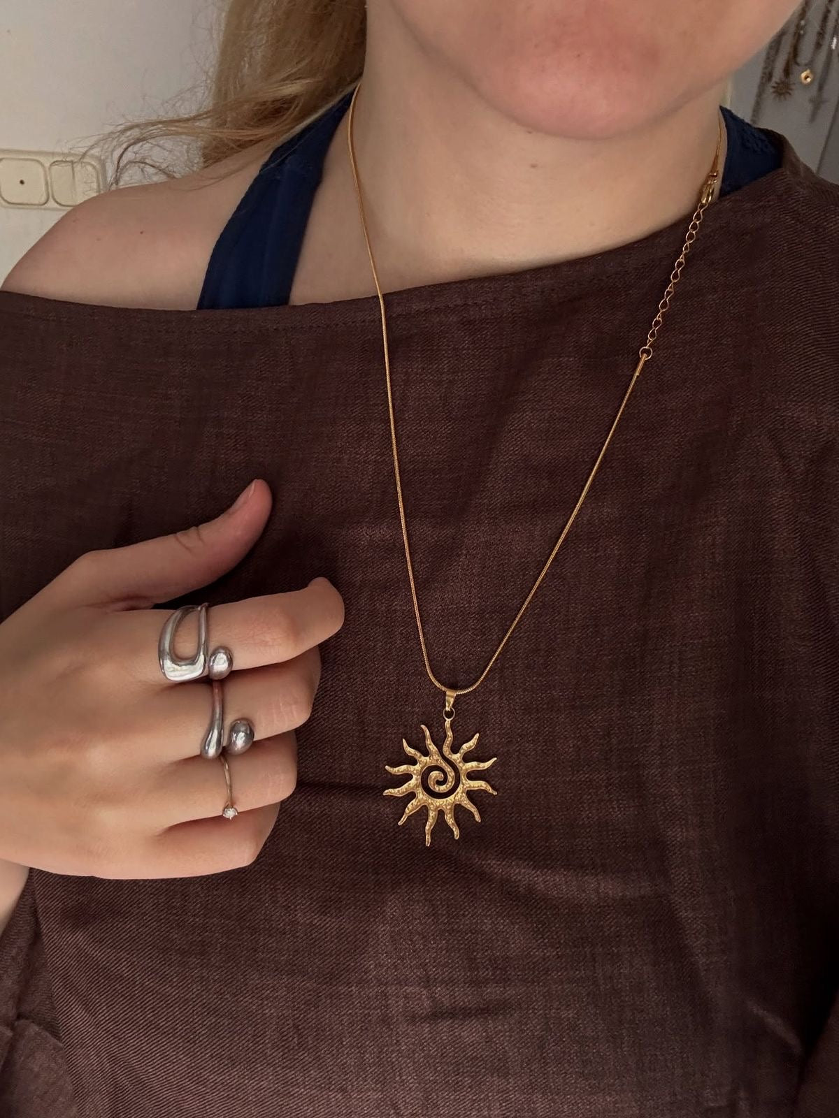 1pc Stainless Steel Swirl Sun Pendant Necklace