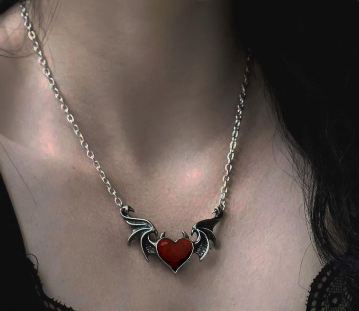 Stylish Devil Heart & Wings Pendant Necklace - Antique Silvery Finish, Zinc Alloy