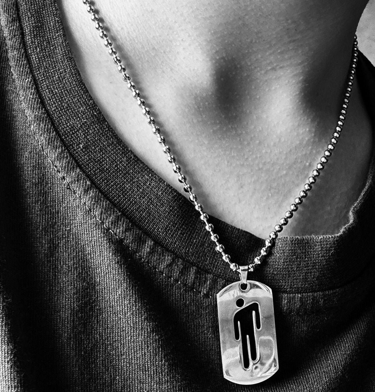 Billie Eilish blohsh necklace