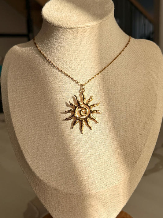 1pc Stainless Steel Swirl Sun Pendant Necklace