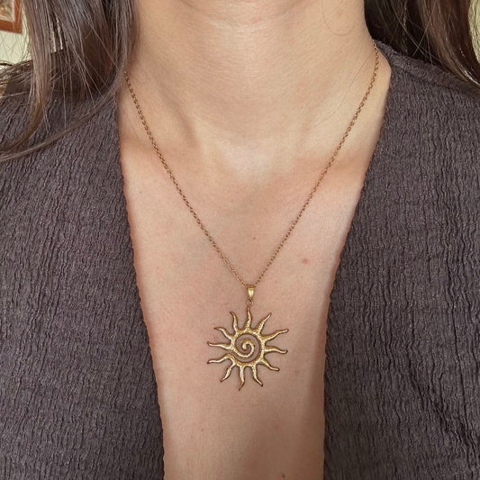 1pc Stainless Steel Swirl Sun Pendant Necklace