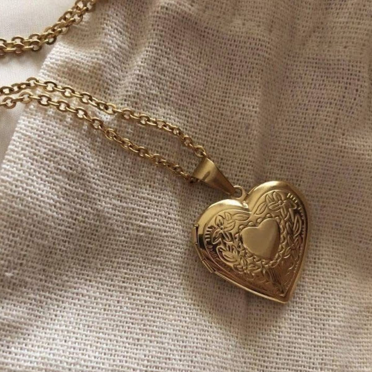 Golden locket (openable heart) necklace stainless steel