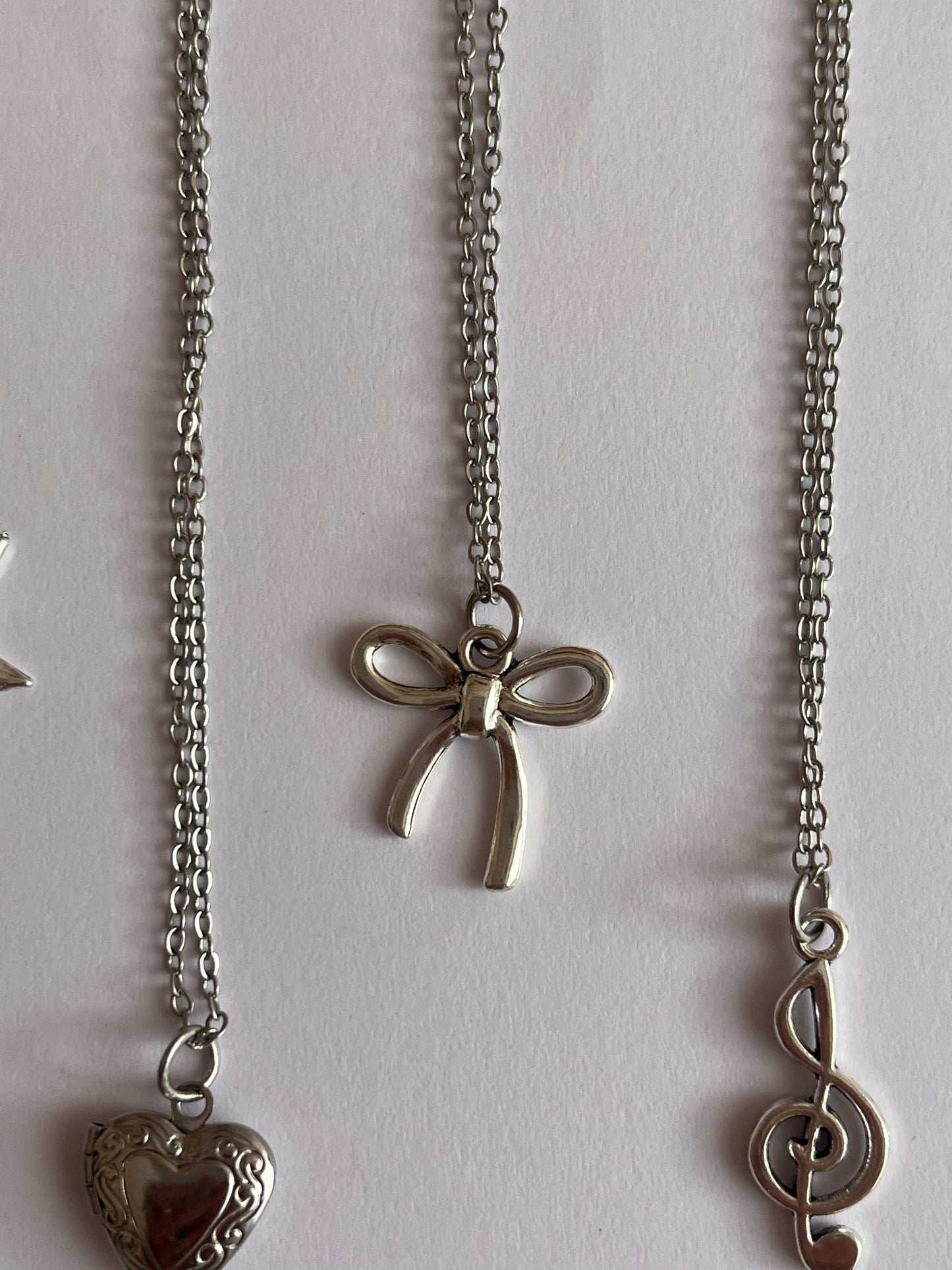 Aesthetic necklaces heart shaped (open heart) & note